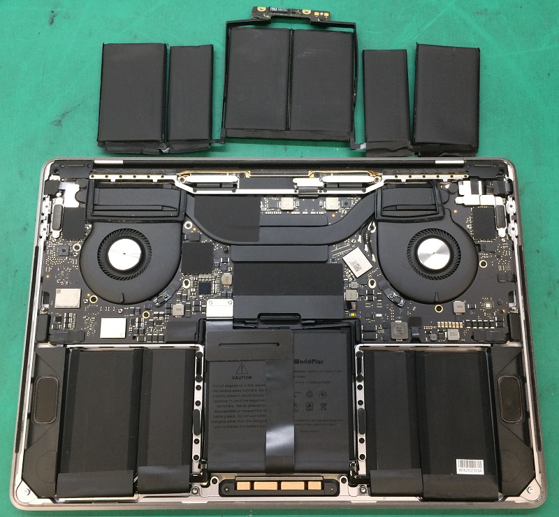 macbookpro2020年モデル分解バッテリー交換