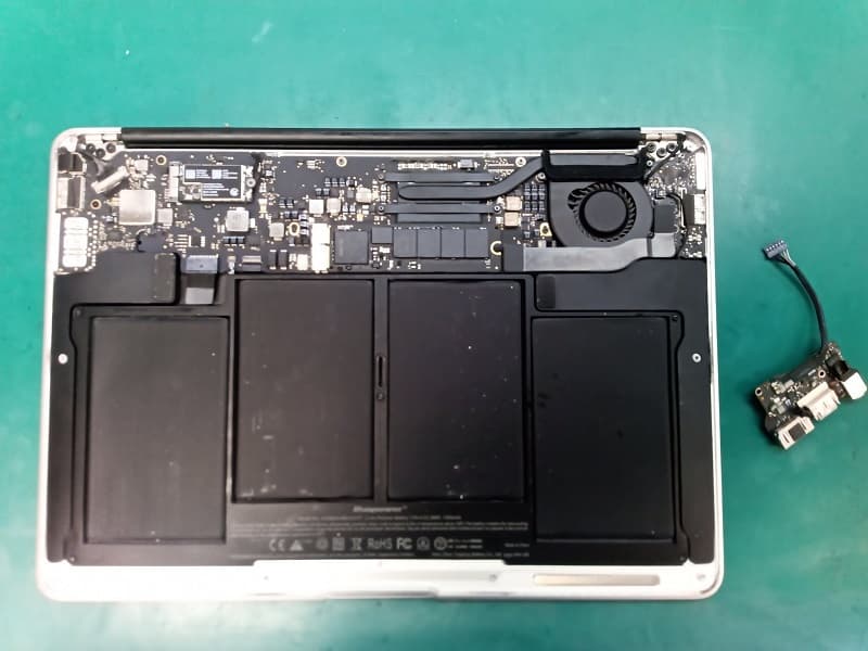 MacBookAir 内部