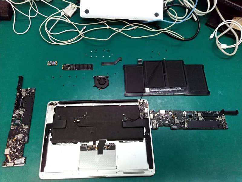 MacBookAir 分解