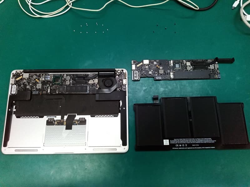 MacBookAir 組み立て