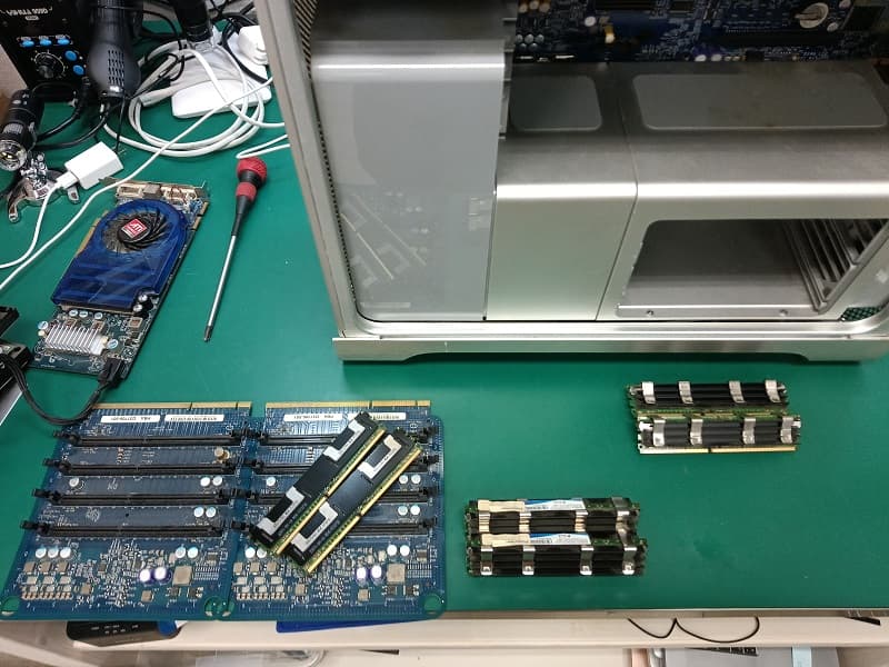 MacPro 内部 MacPro 組み立て