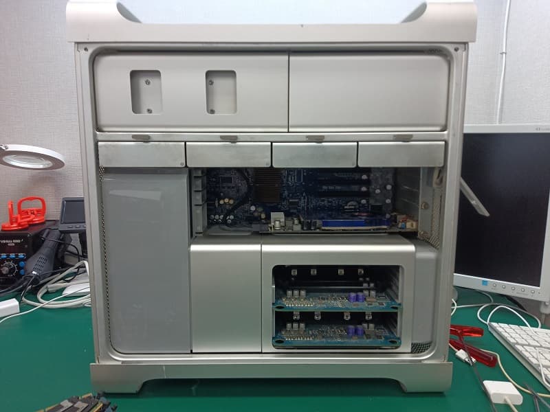 MacPro 内部 MacPro 組み立て