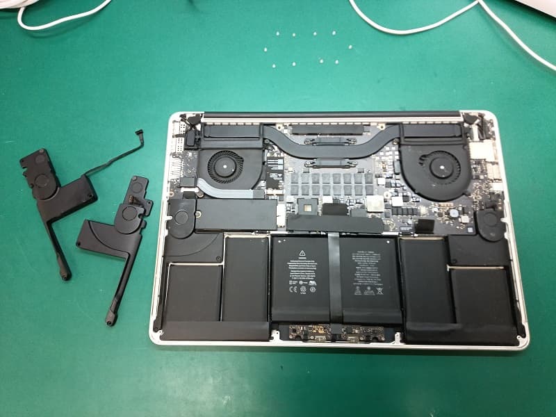 MacBook Pro 15 Mid 2015のスピーカー交換