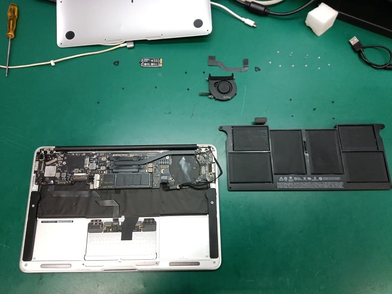 MacBookAir 分解