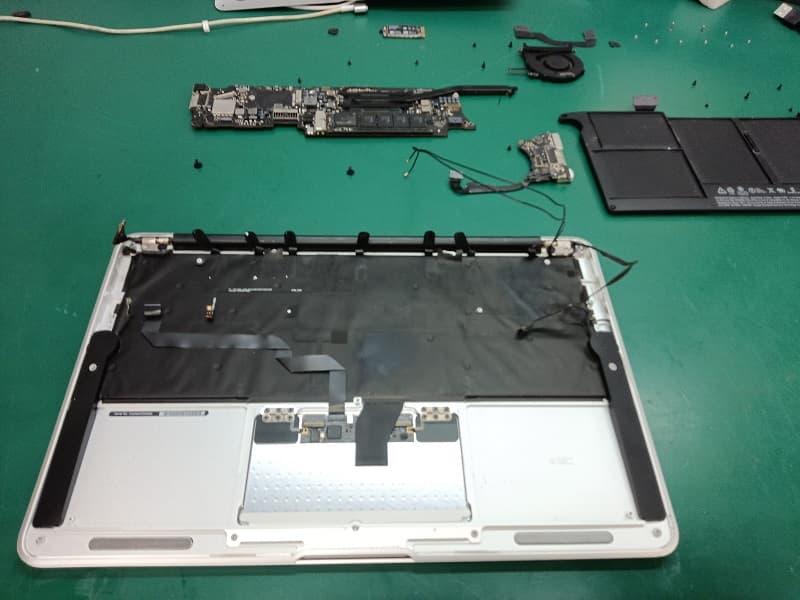 MacBookAir 分解