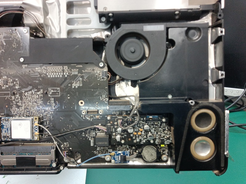 iMac 内部
