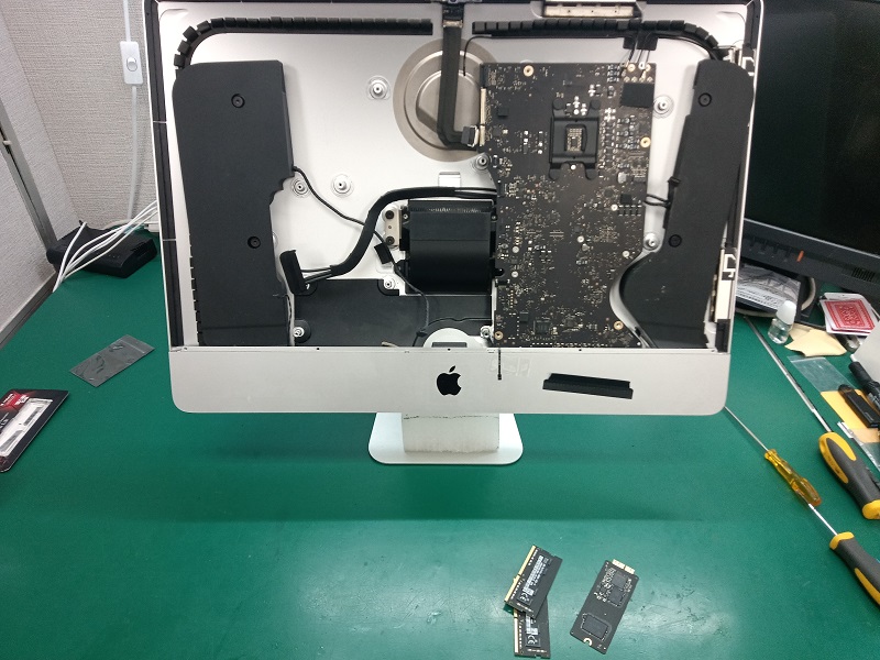 iMac 分解