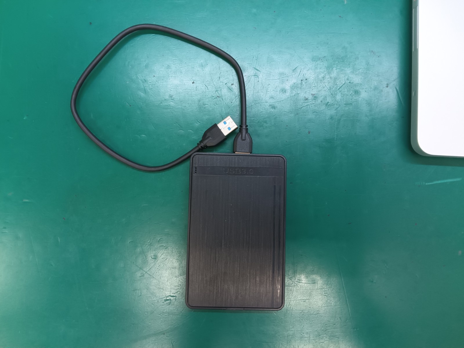 万が一に備え、全データを完全クローン退避した外付けHDD