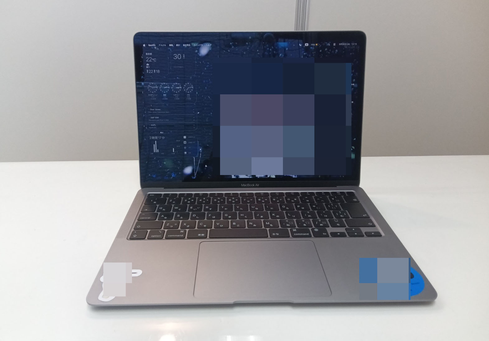 新品トラックパッドへの交換組み戻し完了後、カーソル操作とクリック感が正常復旧した状態